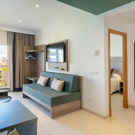 Cabot Tres Torres Apartment
