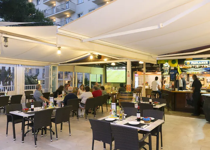 Cabot Tres Torres 公寓