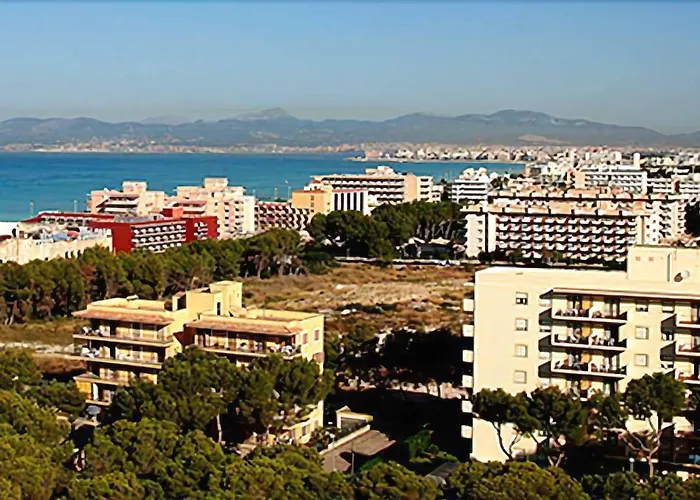 Cabot Tres Torres 公寓