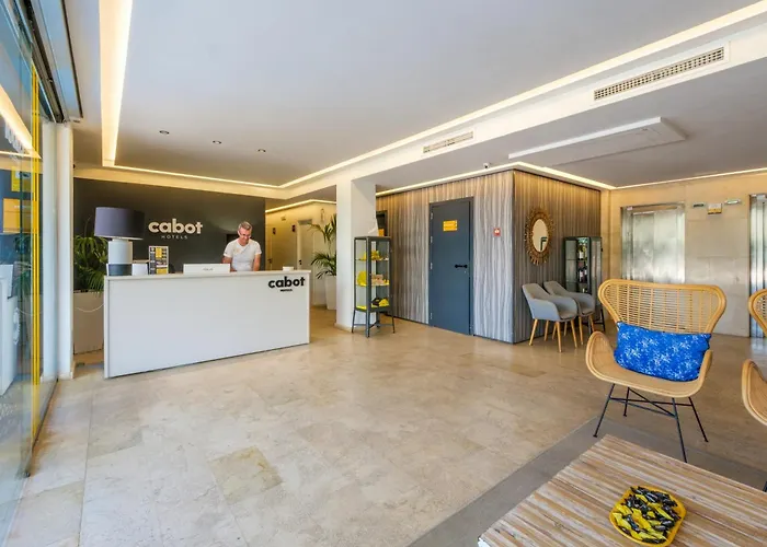 Cabot Tres Torres アパート